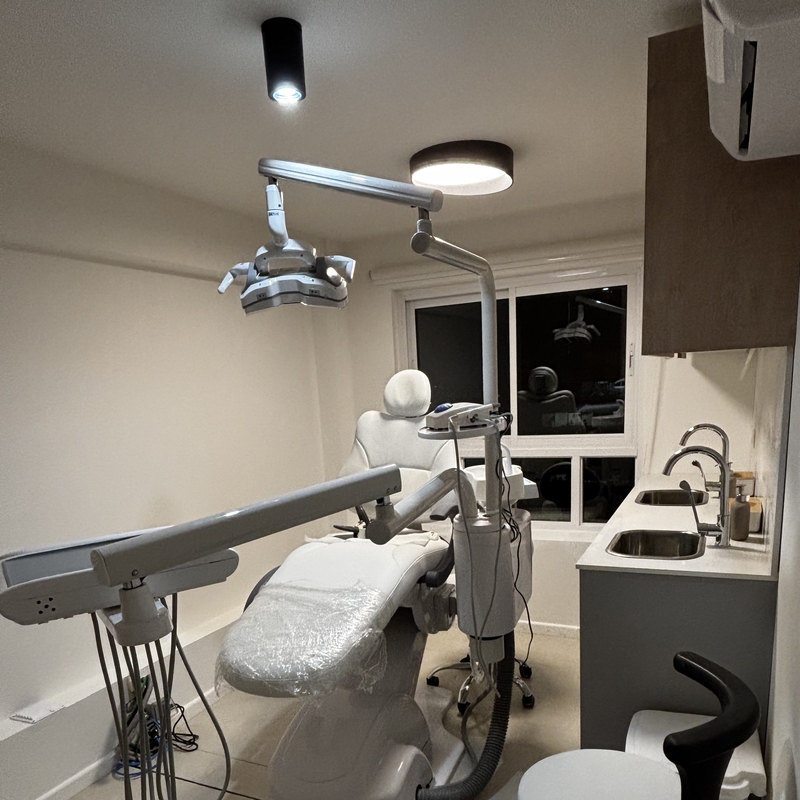 Clinica dental y estetica Alva clinic - 2026
Proyecto: Tomás Hevia
Fotografia: NanoStudio